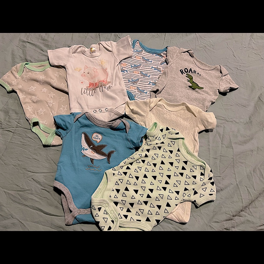 0-3 M onsies lot